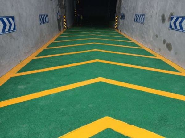 广州停车场地坪漆厂家分享关于车库不同区域的施工技巧